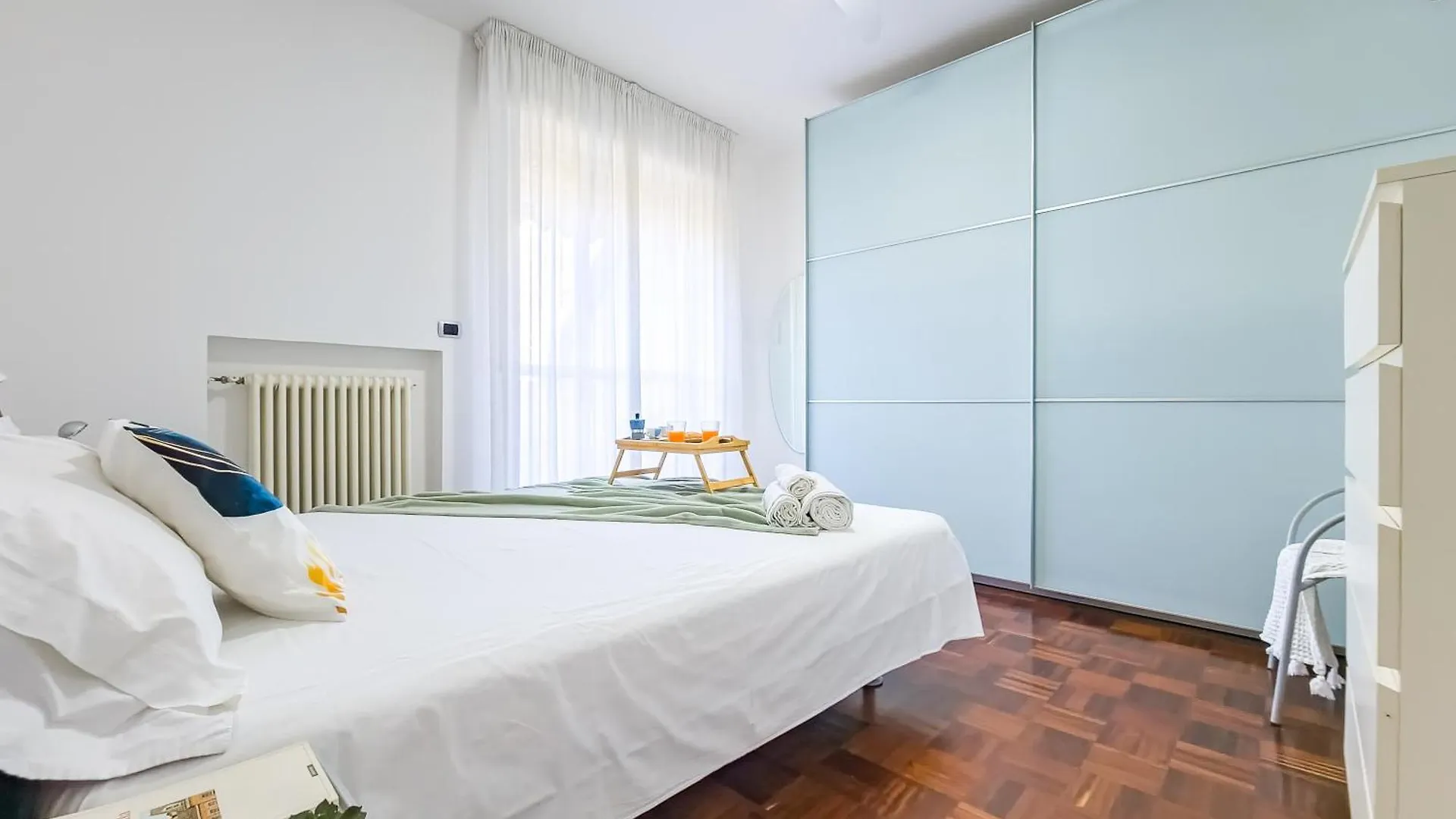 The Pyramids Of Motor Valley - Ra'S Suite Modena Apartment
