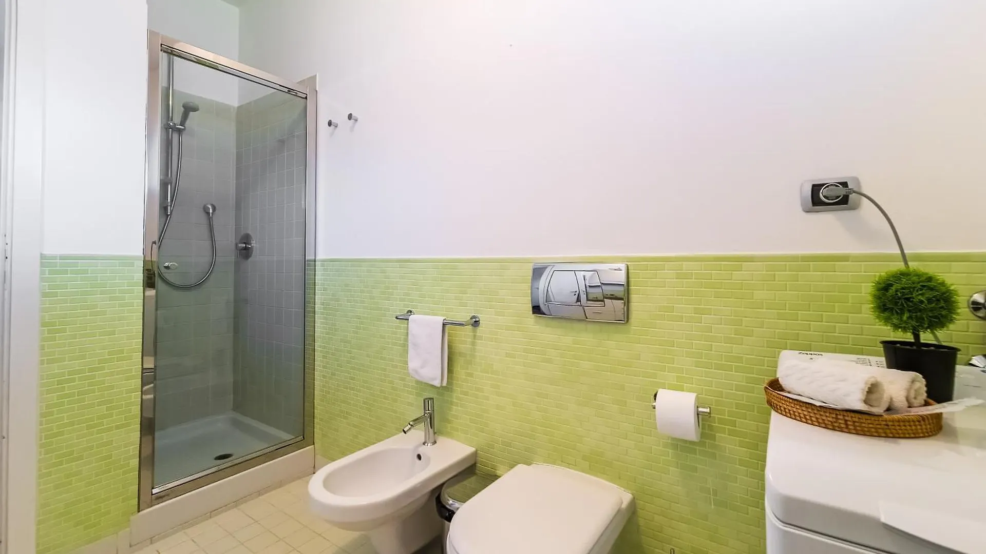 Apartment The Pyramids Of Motor Valley - Ra'S Suite Modena Italy
